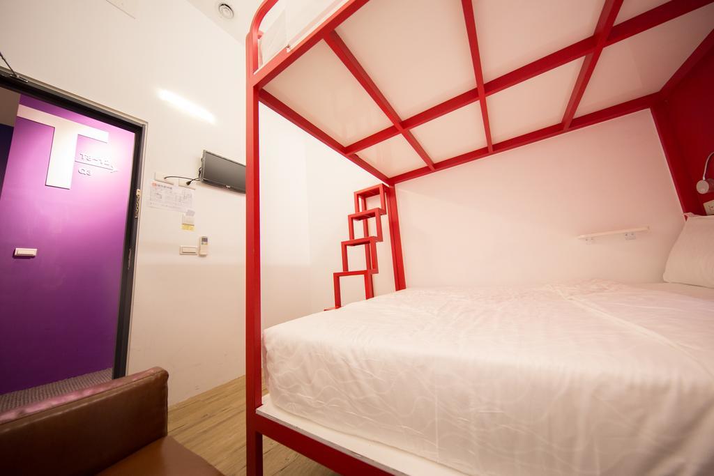 Sleepbox Hostel *